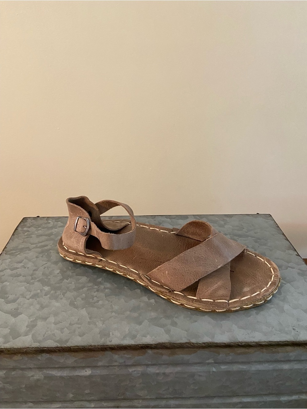 Atlantis Handmade Tan Leather Barefoot Sandals- Size 8.5